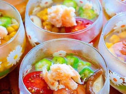 見た目にも涼しい！夏野菜と海老の和風ゼリー寄せ